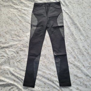 Minimum BLACK SKINNY PANTS W VEGAN LEATHER PATCHES (34)